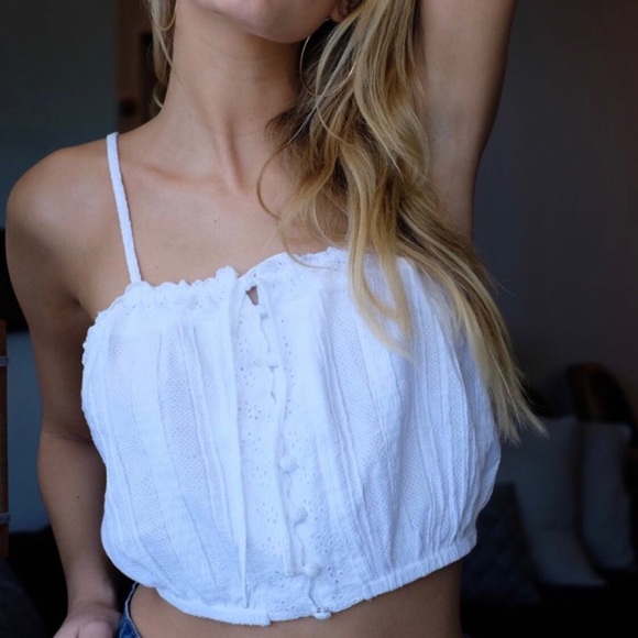 ⚡️FINAL SALE⚡️Urban Outfitters Lace Crop Top - Picture 2 of 7